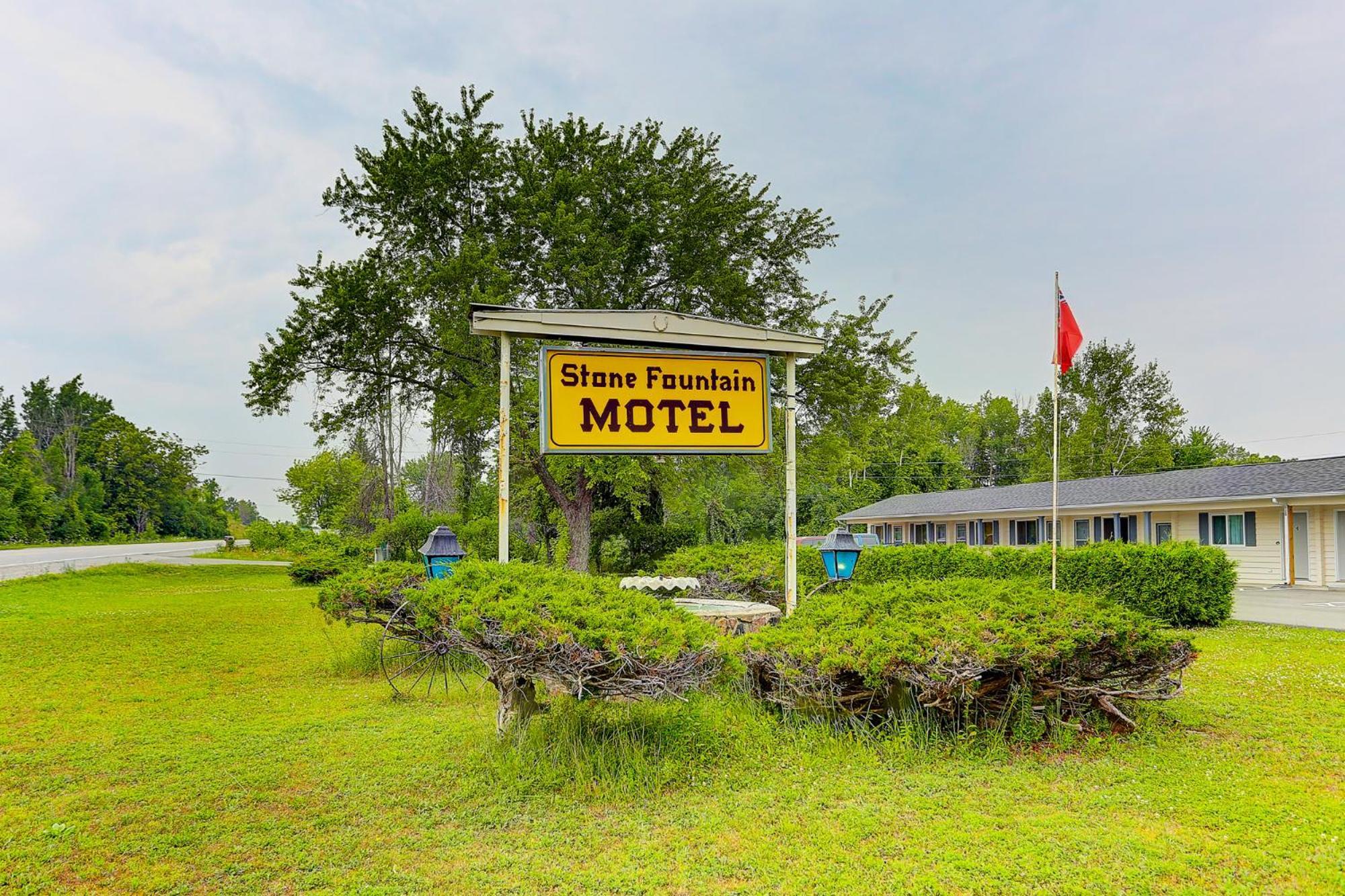 Stone Fountain Motel Fenelon Falls Eksteriør bilde
